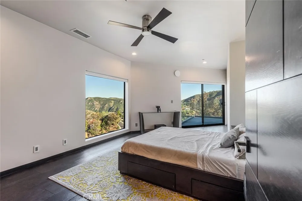 6 Colt Bell Canyon, CA 91307