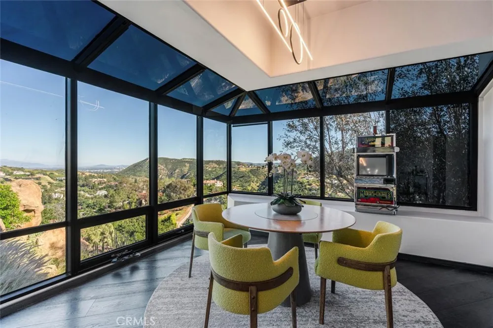 6 Colt Bell Canyon, CA 91307