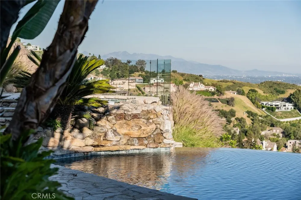 6 Colt Bell Canyon, CA 91307