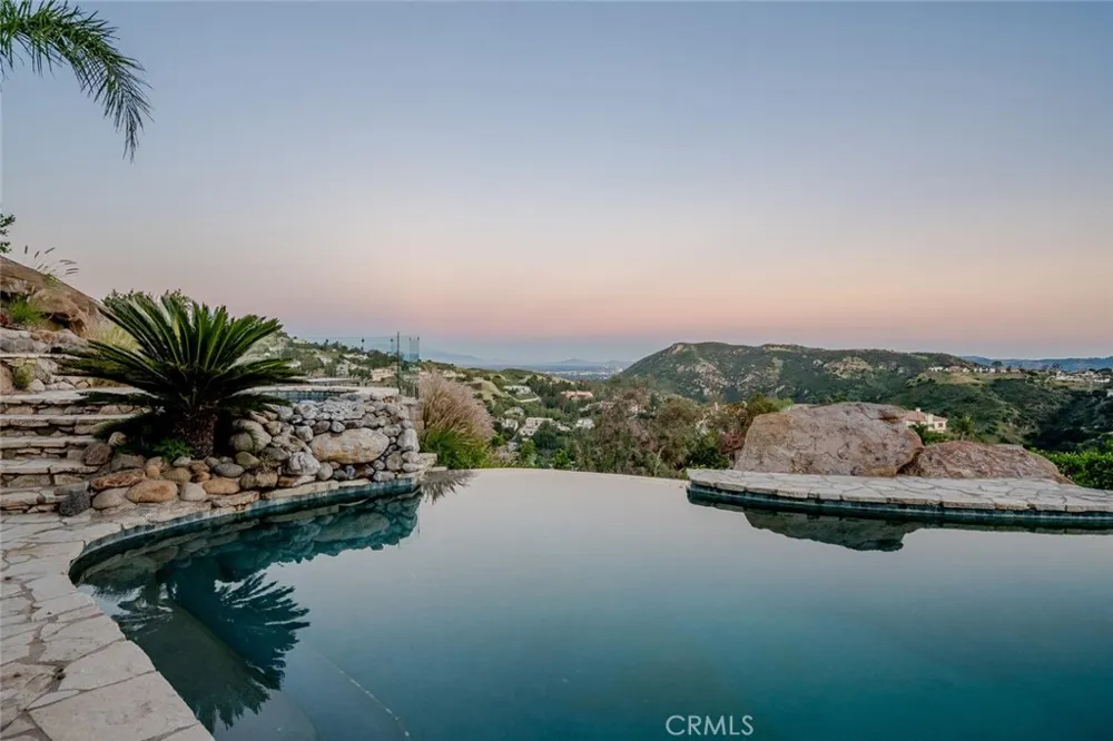 6 Colt Bell Canyon, CA 91307