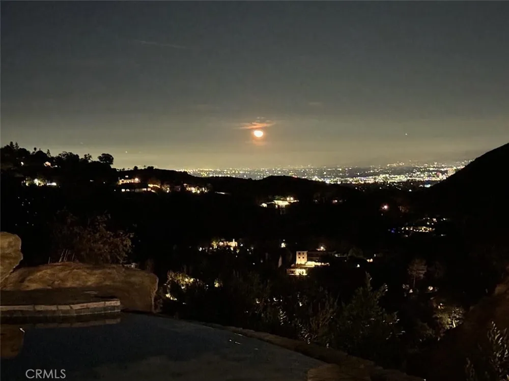 6 Colt Bell Canyon, CA 91307