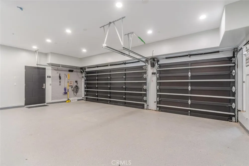 6 Colt Bell Canyon, CA 91307