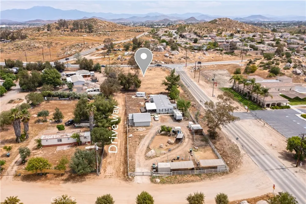 30970 Melvin Menifee, CA 92584