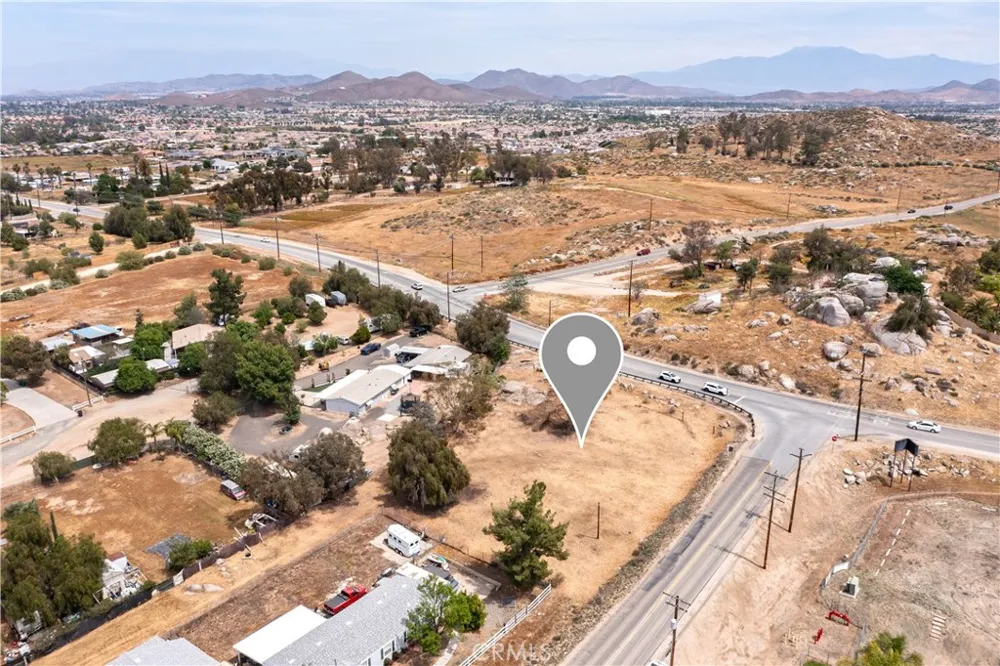 30970 Melvin Menifee, CA 92584
