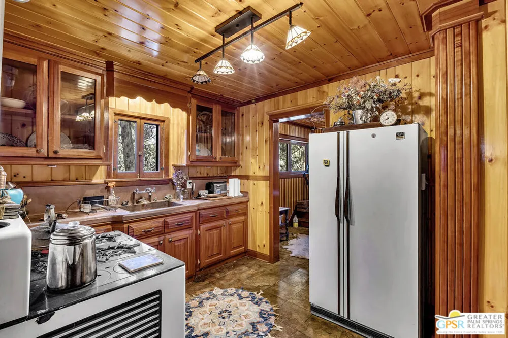 54865 Strong Drive Idyllwild, CA 92549