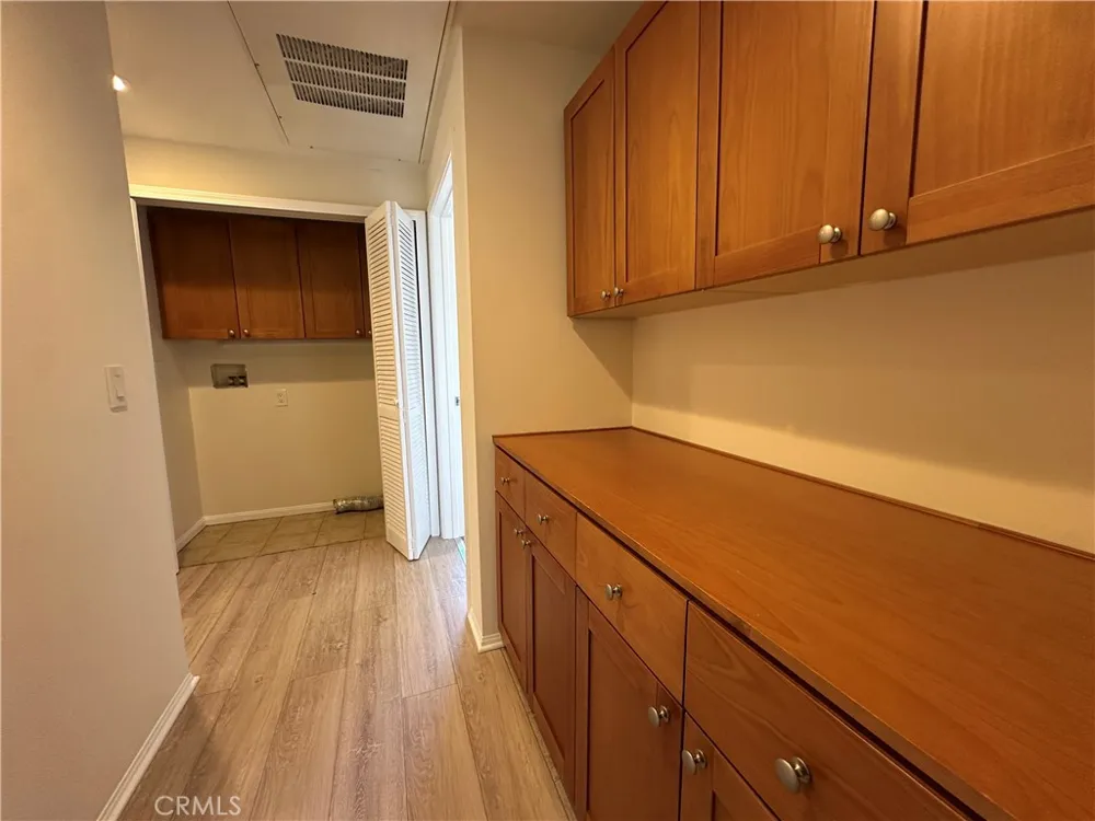 7551 Jordan #304 Canoga Park, CA 91303