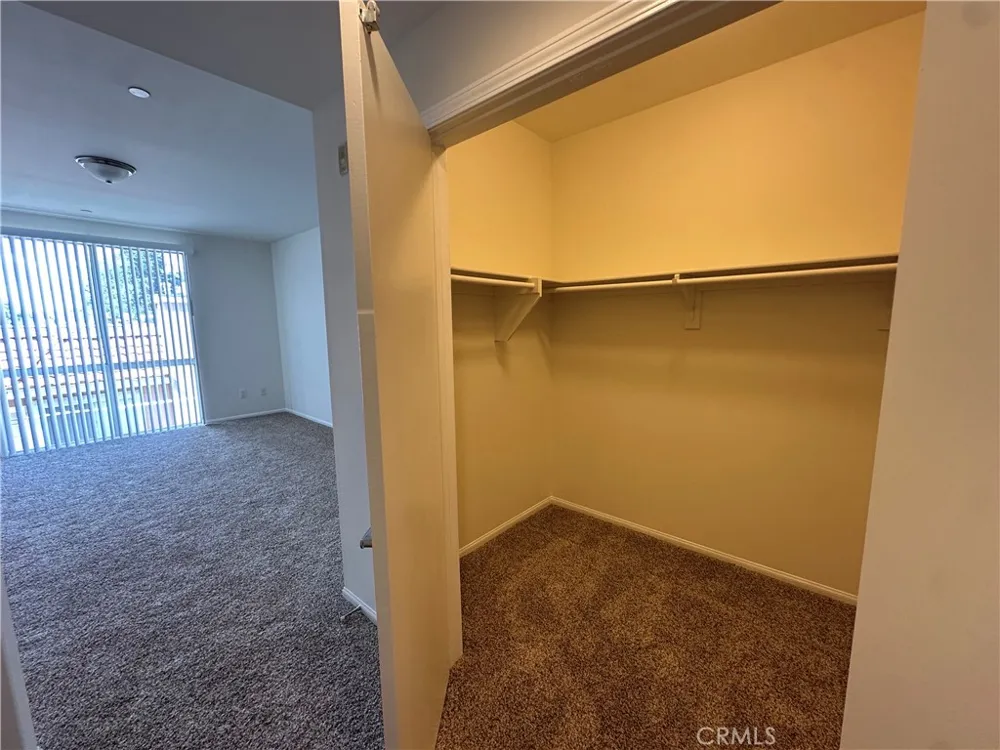 7551 Jordan #304 Canoga Park, CA 91303