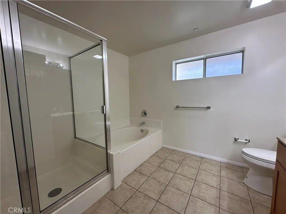 7551 Jordan #304 Canoga Park, CA 91303
