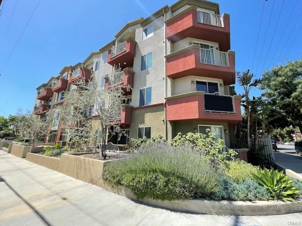 7551 Jordan #304 Canoga Park, CA 91303