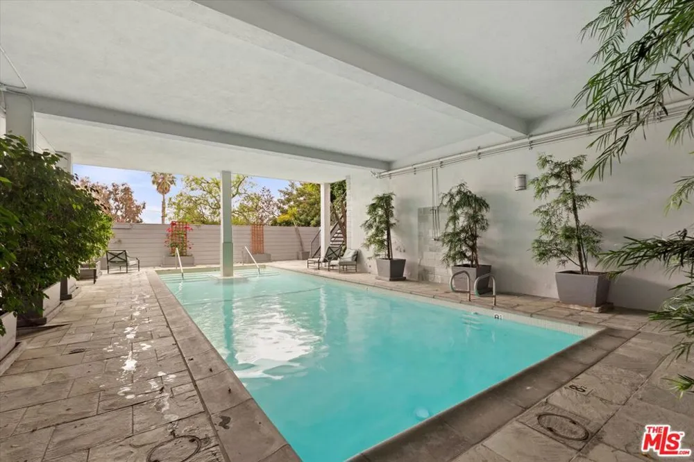 16601 Marquez Avenue #302 Pacific Palisades, CA 90272