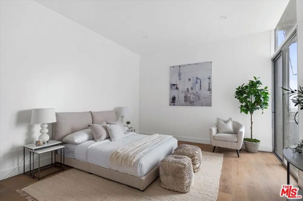 16601 Marquez Avenue #302 Pacific Palisades, CA 90272