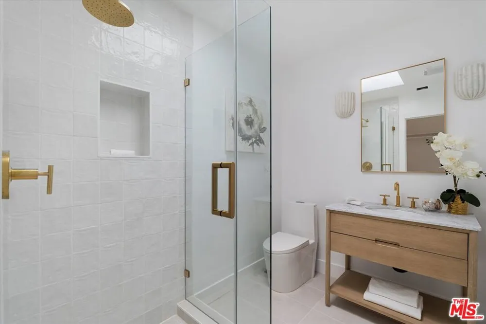 16601 Marquez Avenue #302 Pacific Palisades, CA 90272