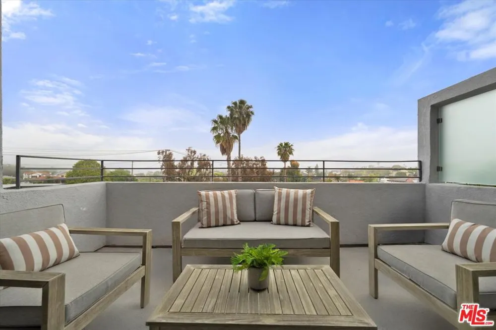 16601 Marquez Avenue #302 Pacific Palisades, CA 90272