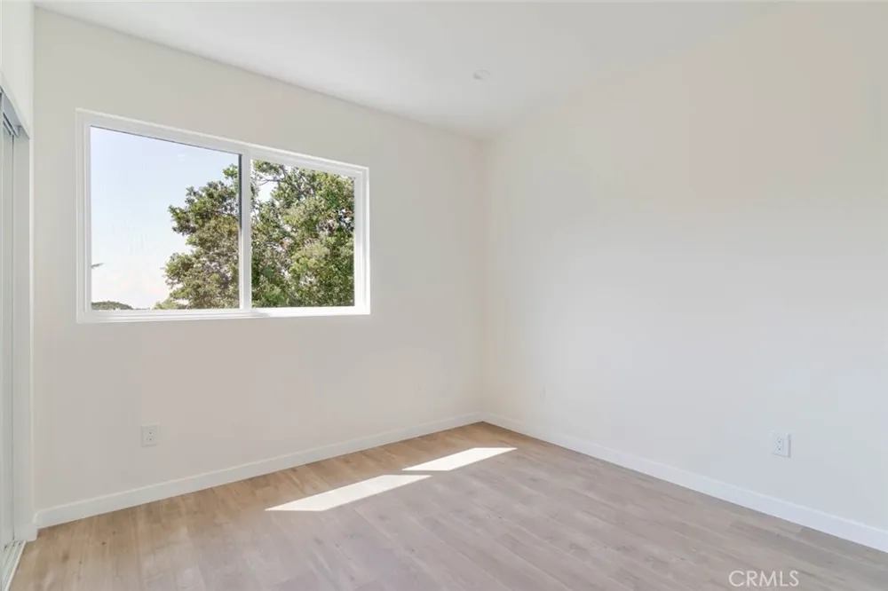 1961 Waltonia Drive #103 Montrose, CA 91020