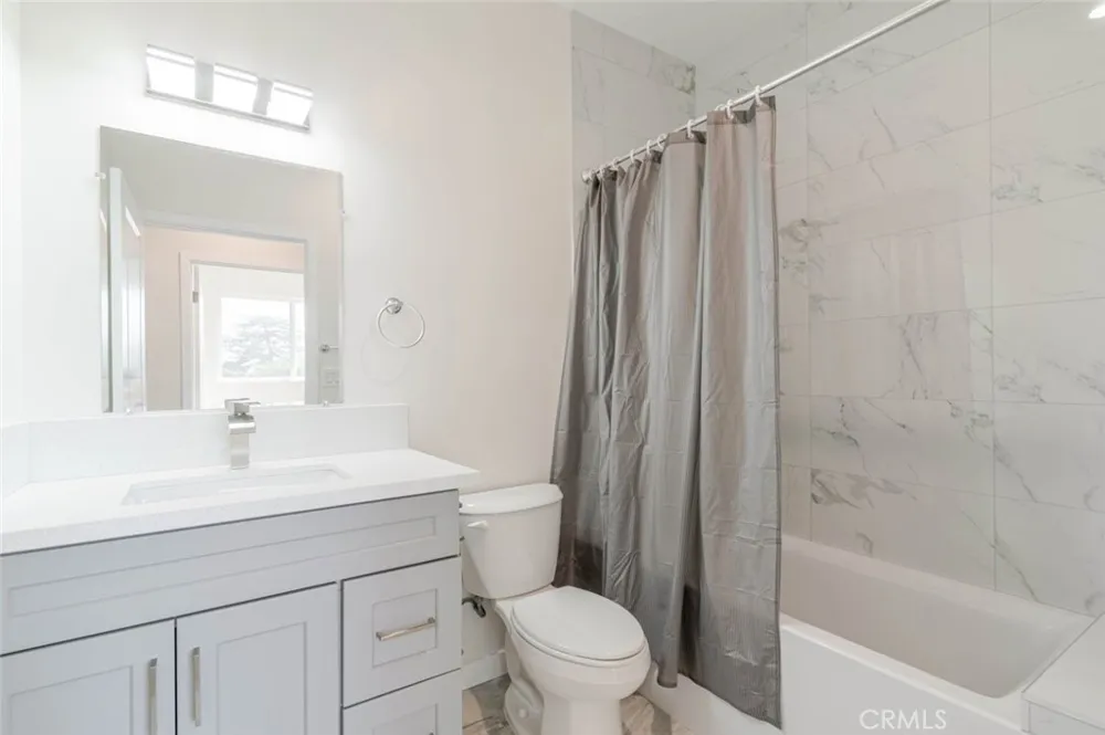 1961 Waltonia Drive #103 Montrose, CA 91020