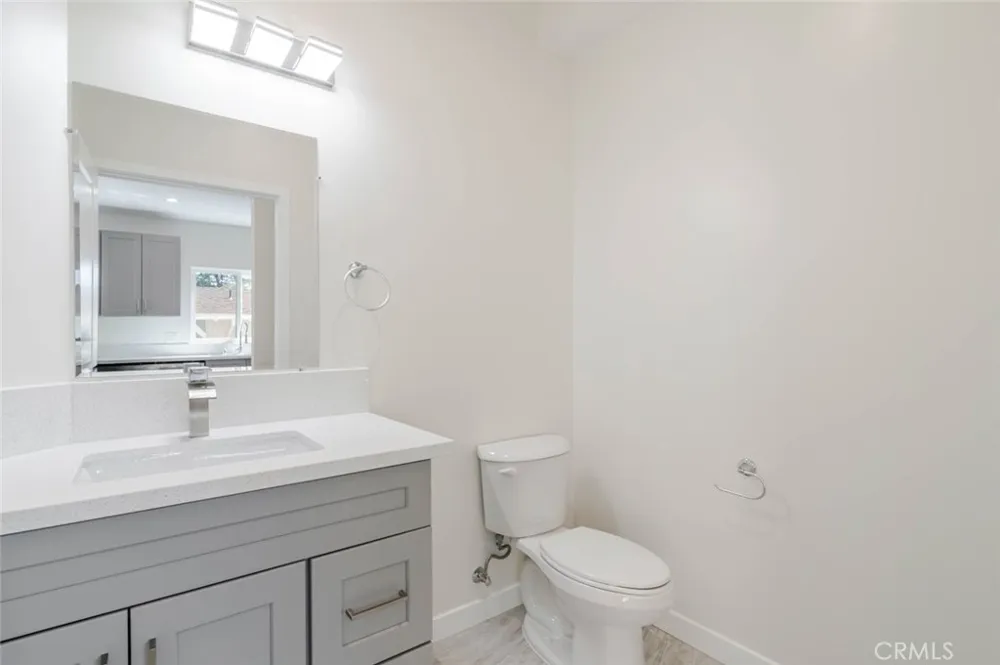 1961 Waltonia Drive #103 Montrose, CA 91020