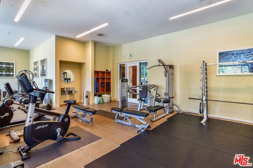 1705 Ocean Avenue #502 Santa Monica, CA 90401