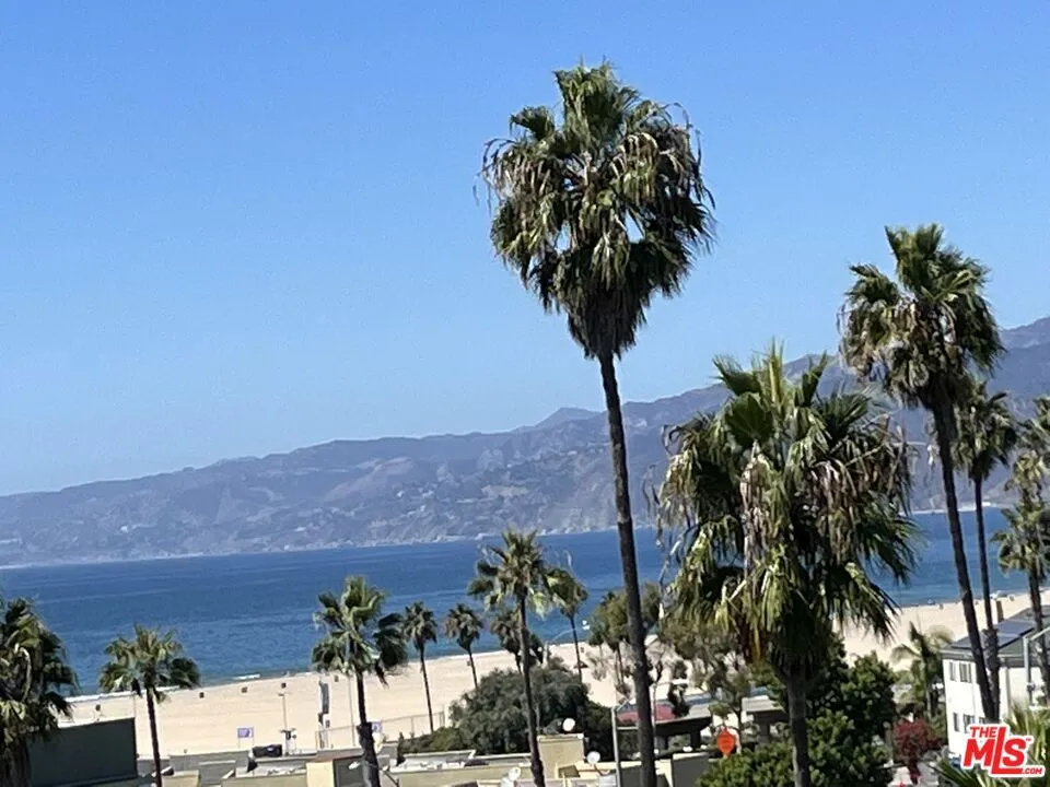 1705 Ocean Avenue #502 Santa Monica, CA 90401