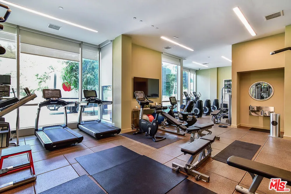 1705 Ocean Avenue #502 Santa Monica, CA 90401