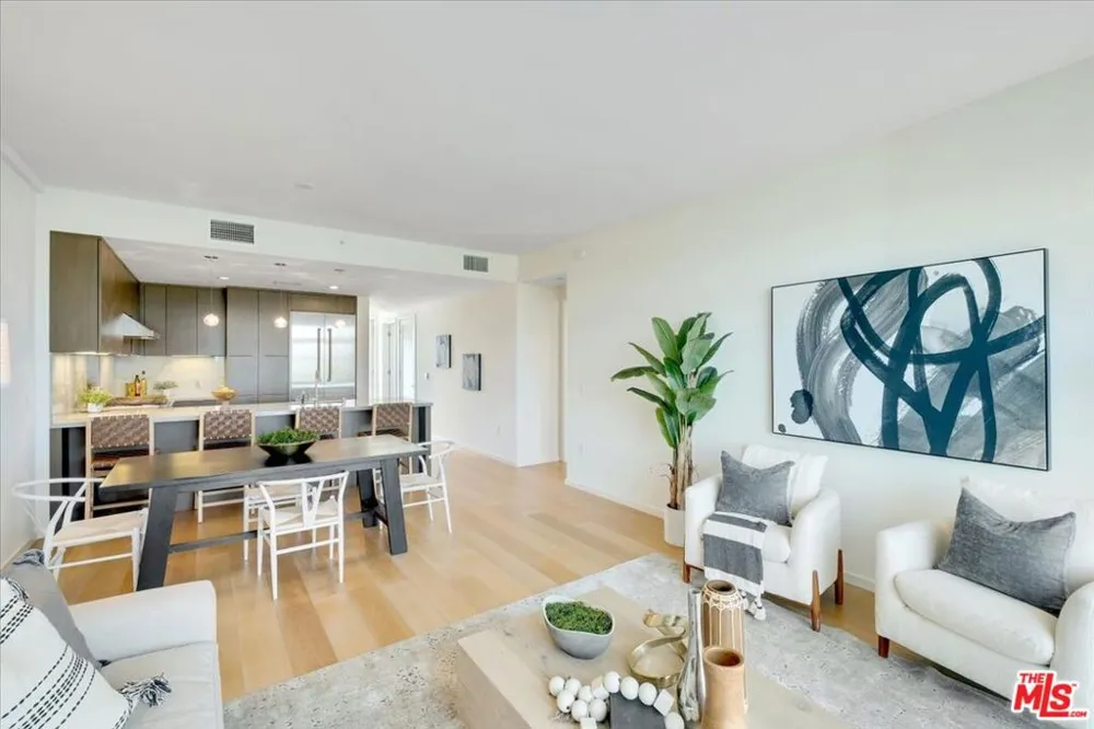 1705 Ocean Avenue #502 Santa Monica, CA 90401