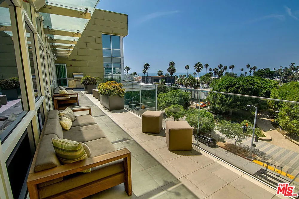 1705 Ocean Avenue #502 Santa Monica, CA 90401