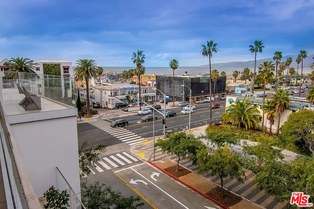 1705 Ocean Avenue #502 Santa Monica, CA 90401
