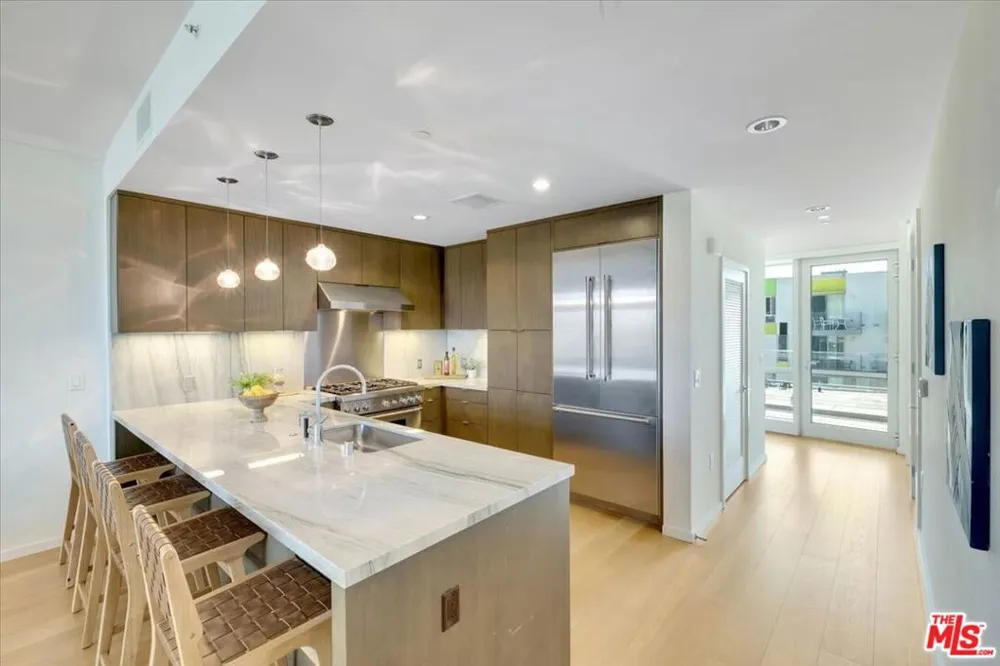 1705 Ocean Avenue #502 Santa Monica, CA 90401