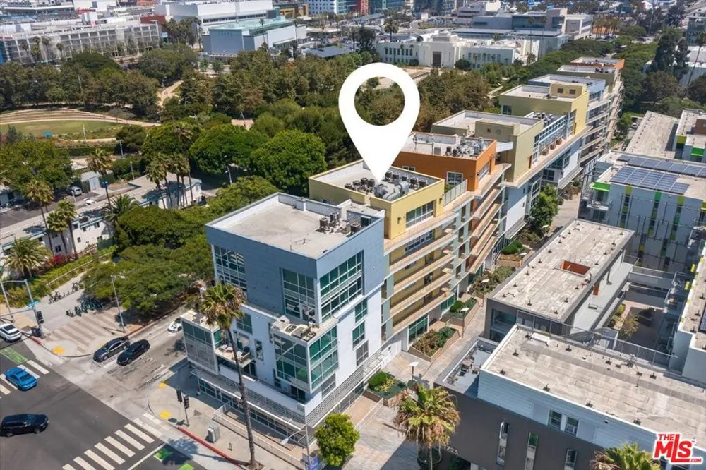 1705 Ocean Avenue #502 Santa Monica, CA 90401