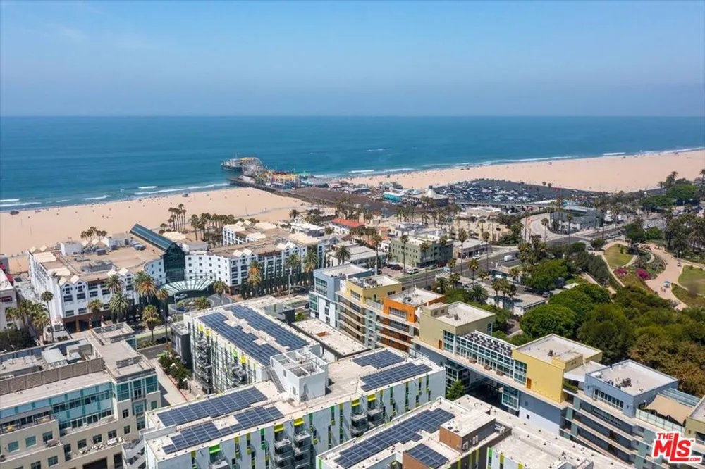 1705 Ocean Avenue #502 Santa Monica, CA 90401