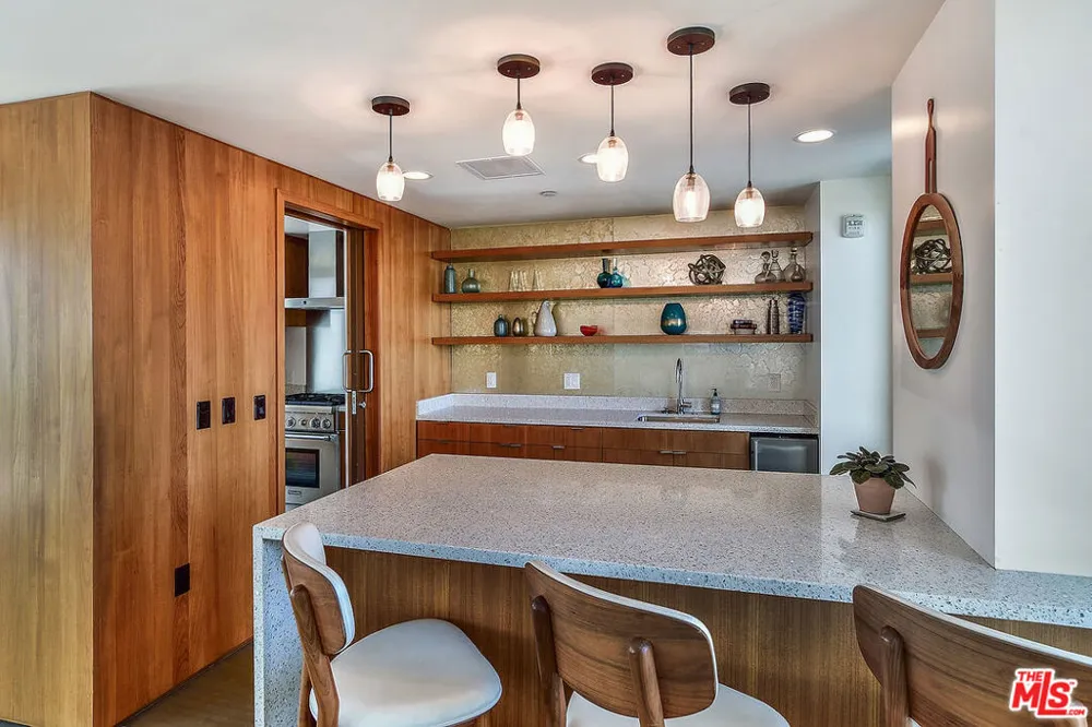 1705 Ocean Avenue #502 Santa Monica, CA 90401