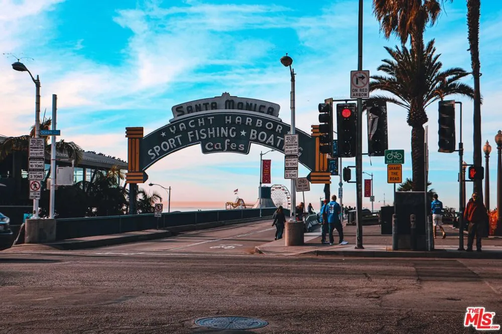 1705 Ocean Avenue #502 Santa Monica, CA 90401