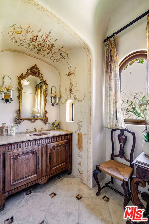 1550 Amalfi Drive Pacific Palisades, CA 90272