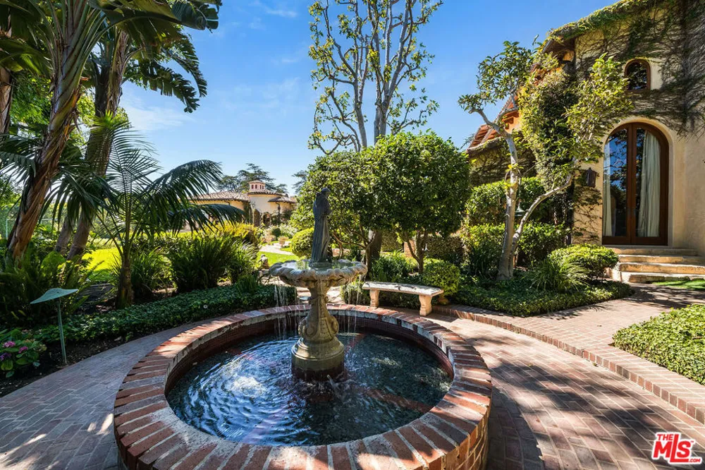 1550 Amalfi Drive Pacific Palisades, CA 90272