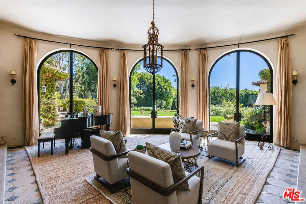 1550 Amalfi Drive Pacific Palisades, CA 90272