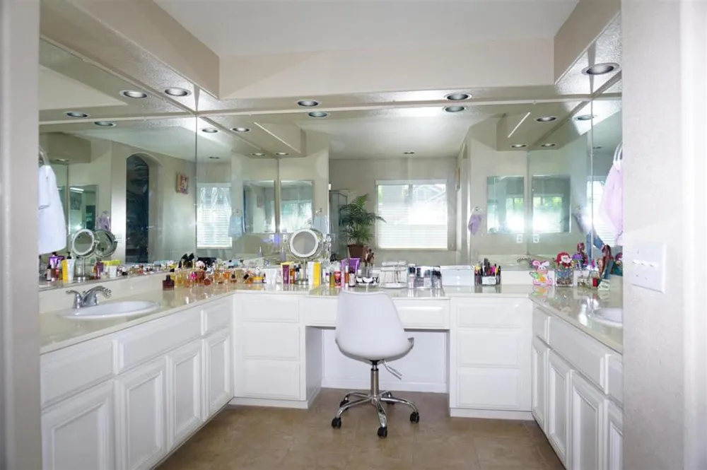9402 Rodeo Drive Gilroy, CA 95020