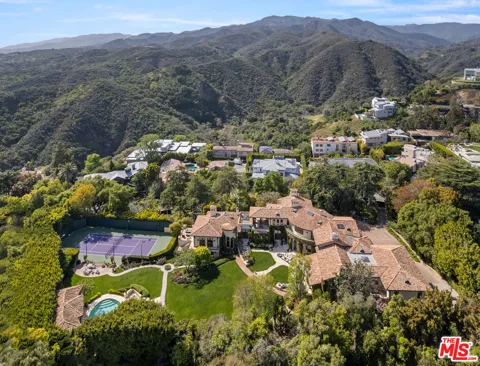 1550 Amalfi Drive