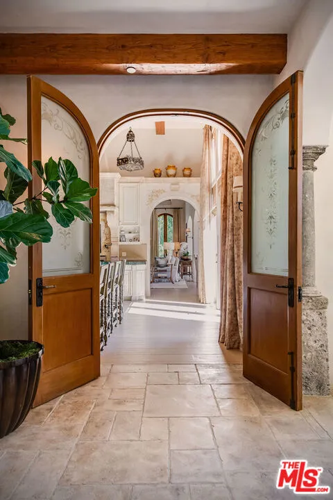 1550 Amalfi Drive Pacific Palisades, CA 90272