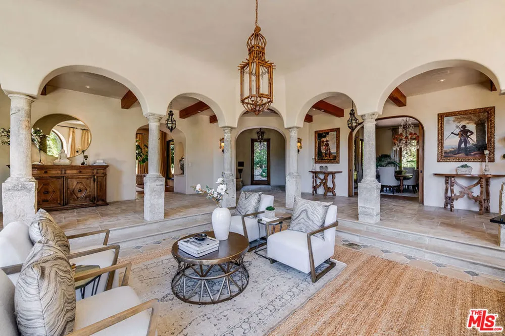 1550 Amalfi Drive Pacific Palisades, CA 90272
