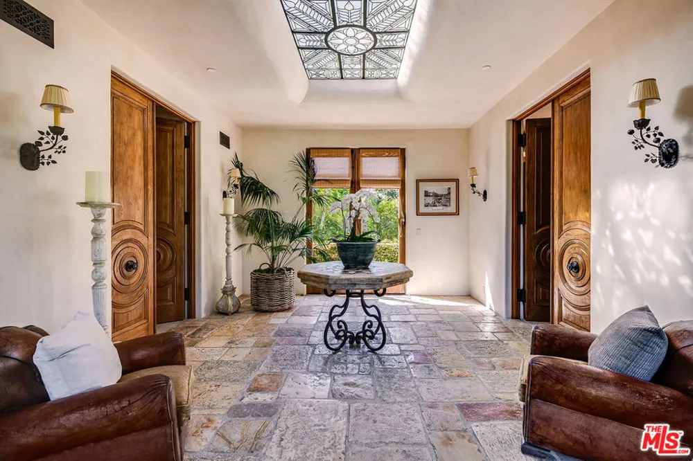 1550 Amalfi Drive Pacific Palisades, CA 90272