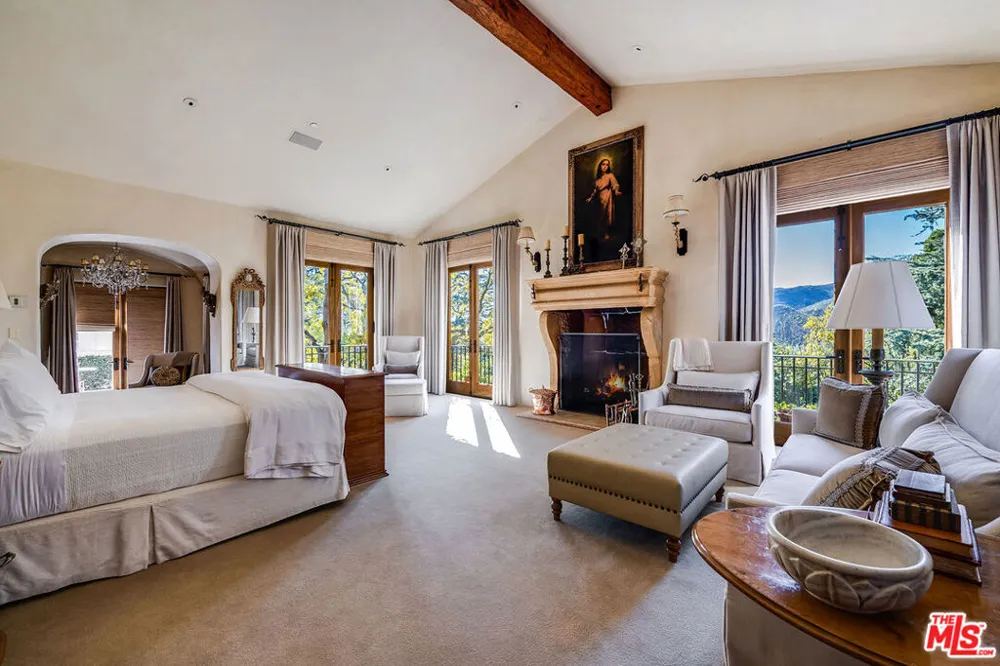 1550 Amalfi Drive Pacific Palisades, CA 90272