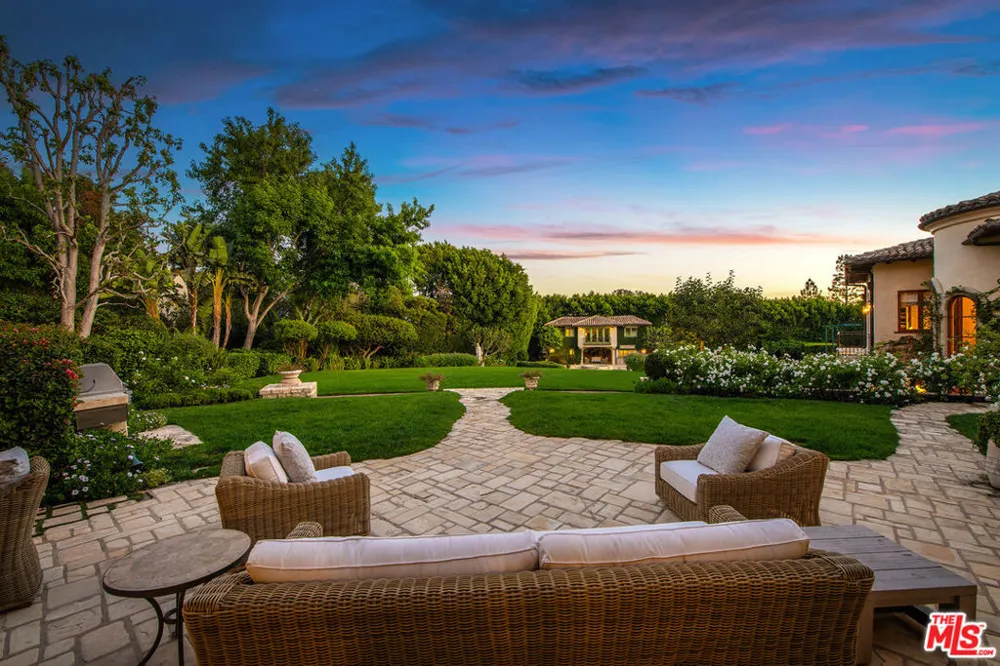 1550 Amalfi Drive Pacific Palisades, CA 90272