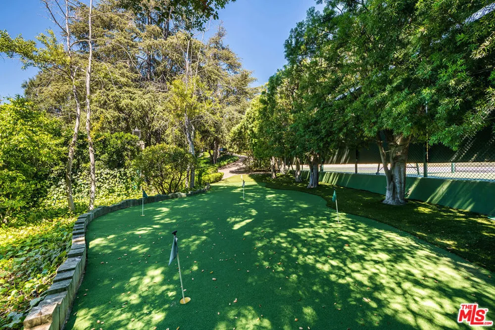 1550 Amalfi Drive Pacific Palisades, CA 90272