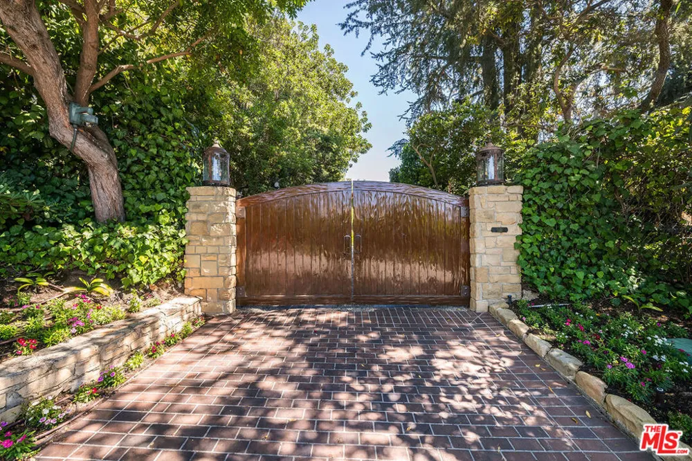 1550 Amalfi Drive Pacific Palisades, CA 90272