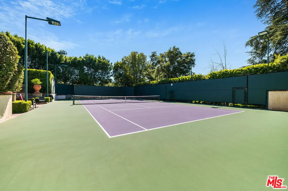 1550 Amalfi Drive Pacific Palisades, CA 90272