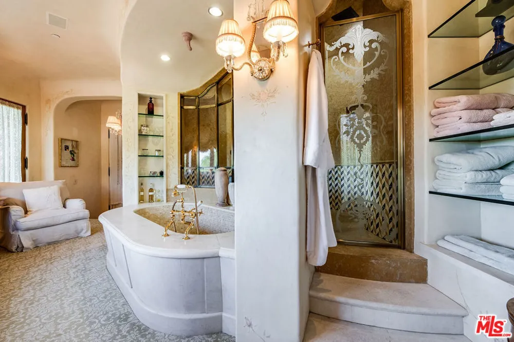 1550 Amalfi Drive Pacific Palisades, CA 90272