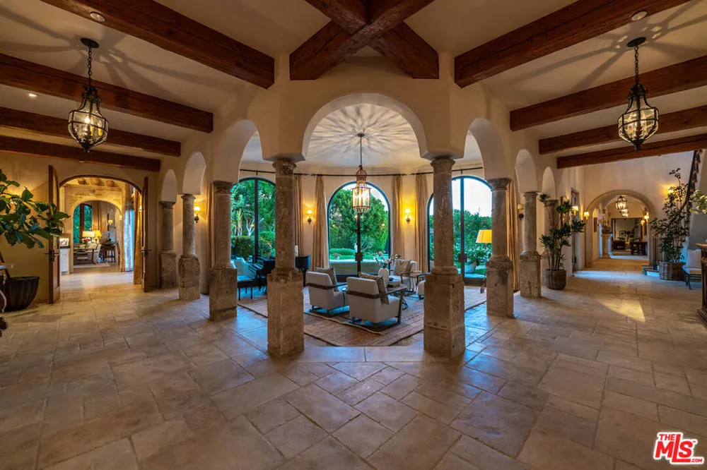 1550 Amalfi Drive Pacific Palisades, CA 90272