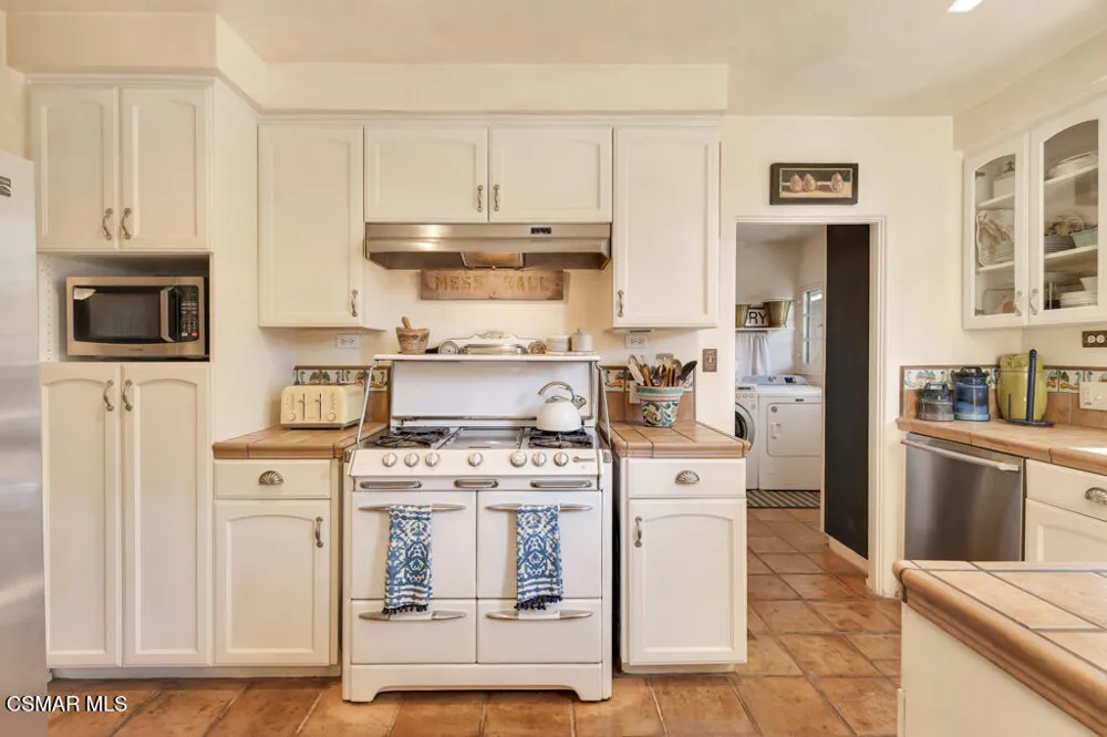 1234 Everett Street Glendale, CA 91207