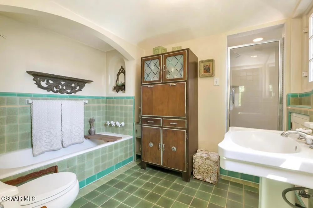 1234 Everett Street Glendale, CA 91207