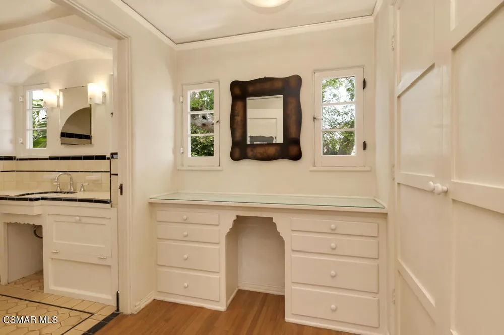1234 Everett Street Glendale, CA 91207