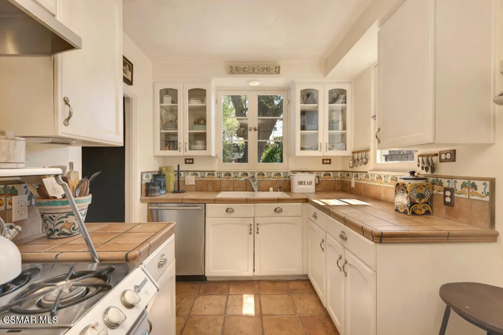 1234 Everett Street Glendale, CA 91207